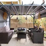 Le Peridot Garden House
