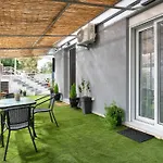Le Peridot Garden House